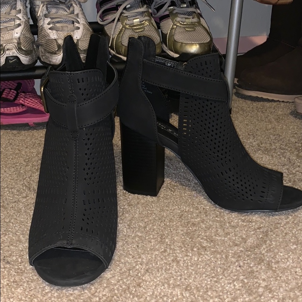 Open toed heel